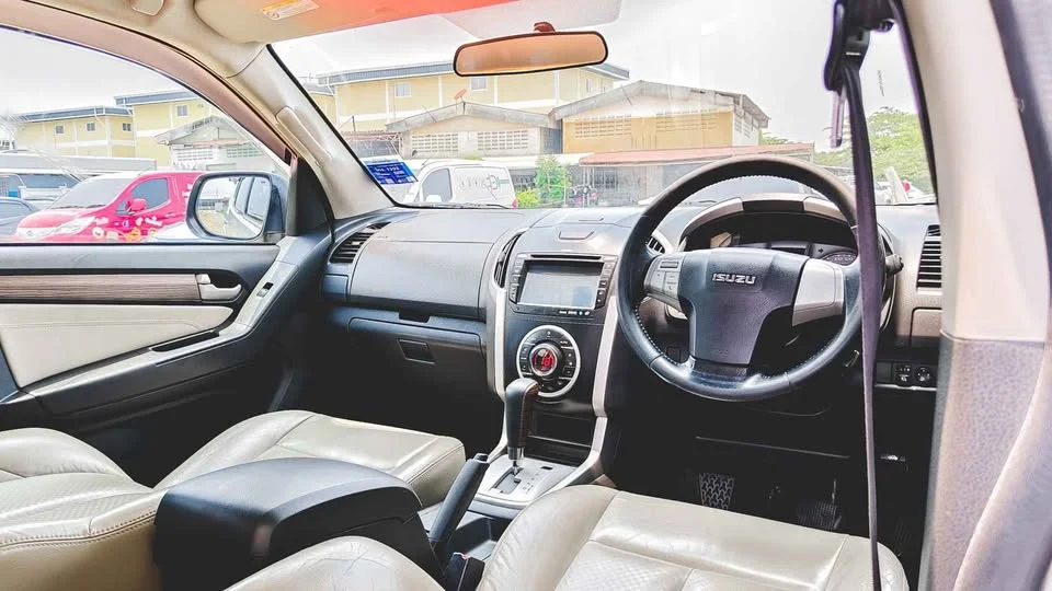 2014 Isuzu MU-X I 2