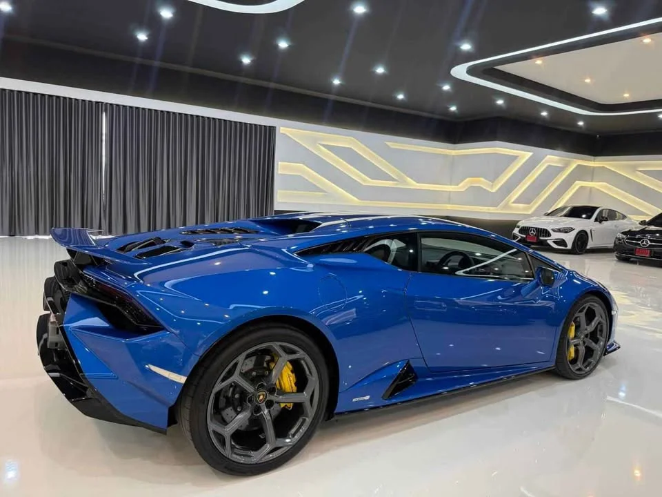 2024 Lamborghini Huracan 2