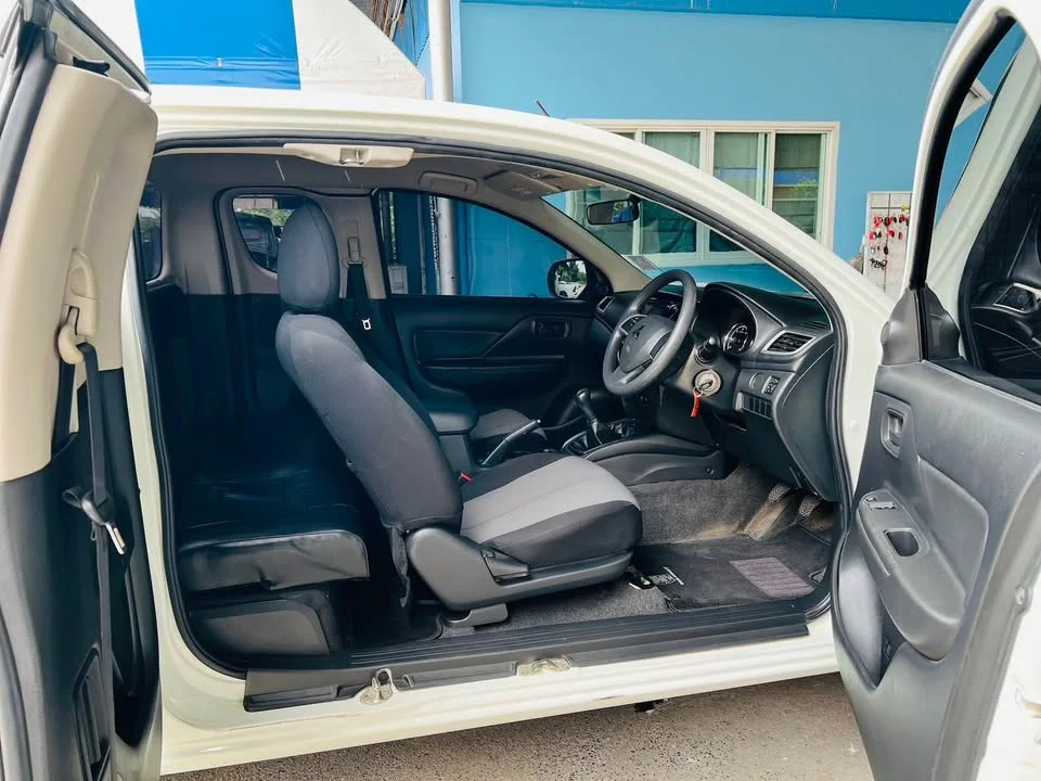 2021 Mitsubishi Triton V 3