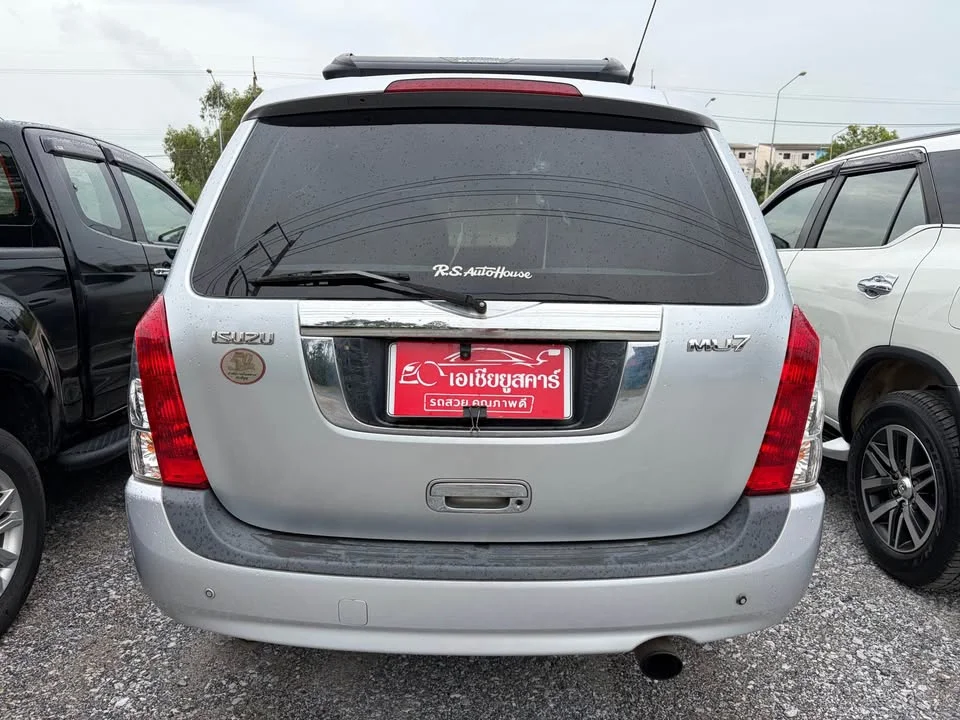 2008 Isuzu MU-7 3