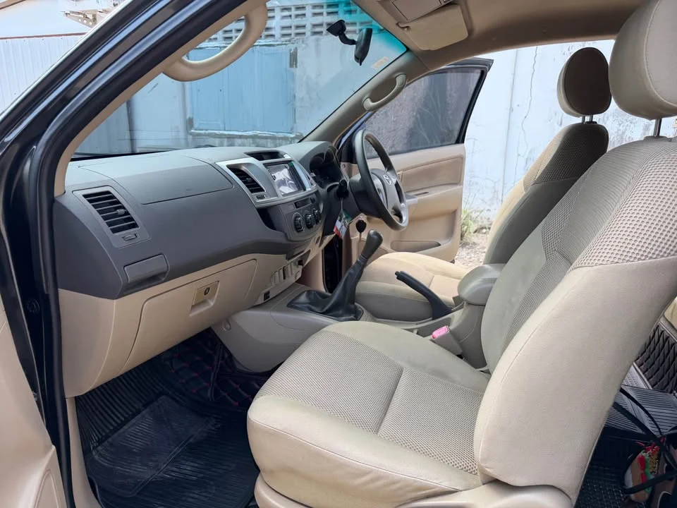 2012 Toyota Hilux VII 2
