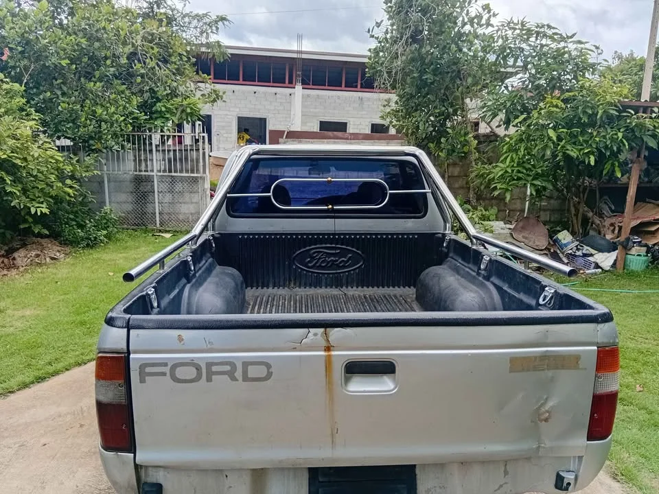 1999 Mazda 2500 Fighter V 2
