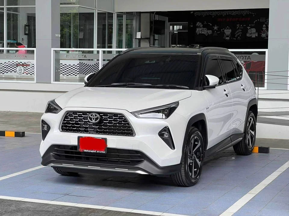 2026 Toyota Yaris Cross AC200 2