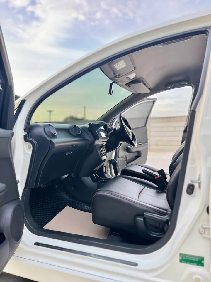 2014 Honda Mobilio II 2