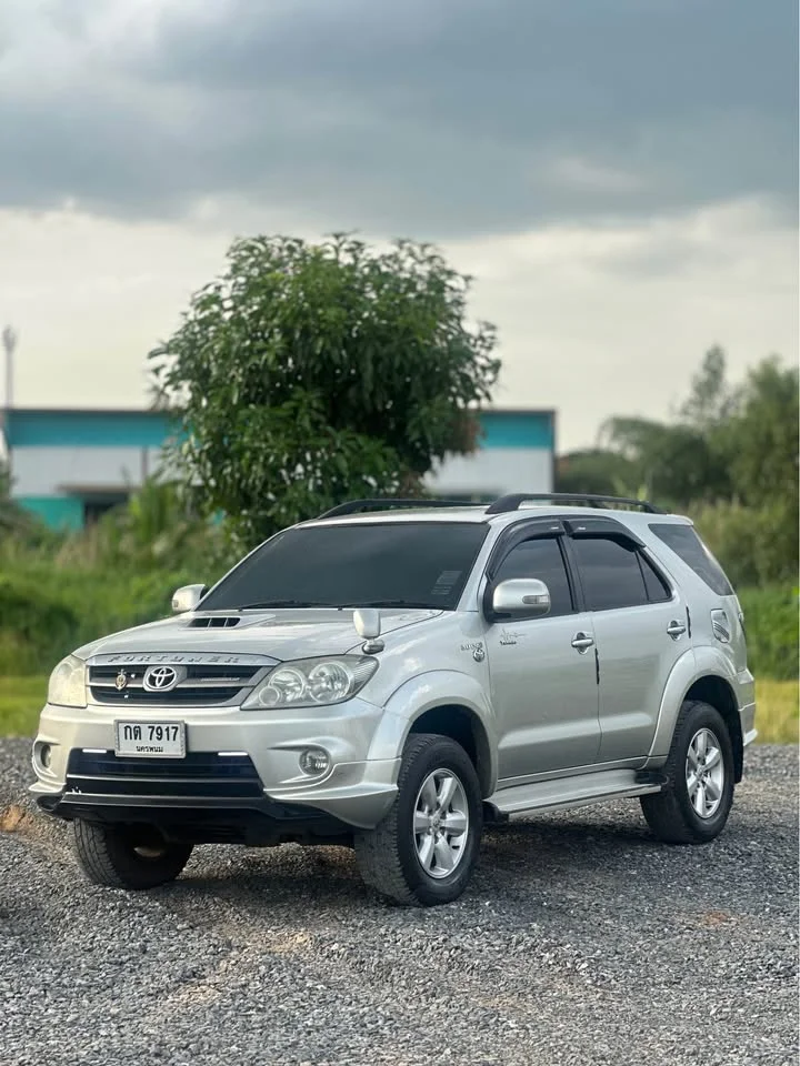 2005 Toyota Fortuner I 3
