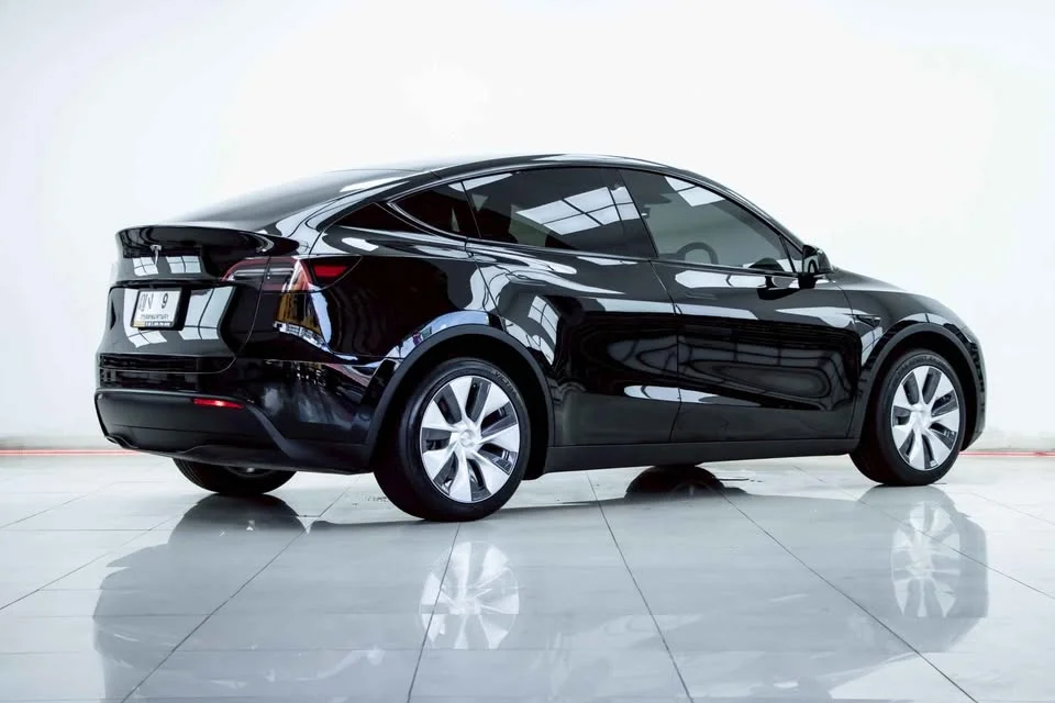 2023 Tesla Model Y 3