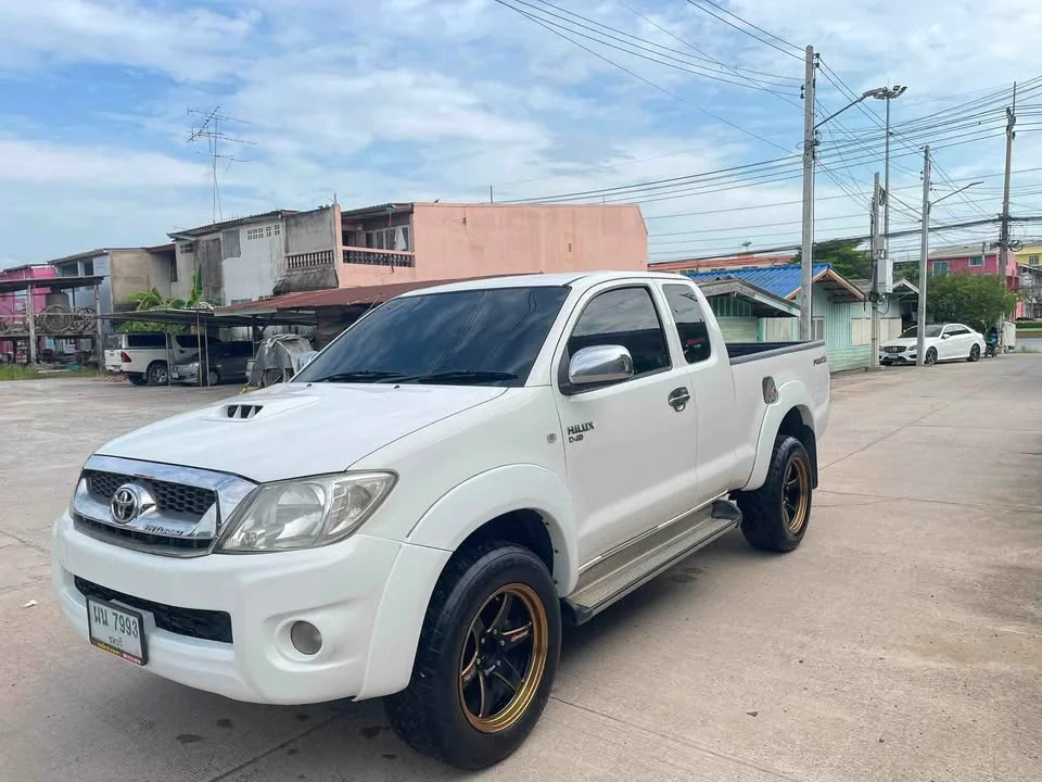 2011 Toyota Hilux VII 3