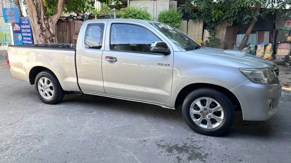2013 Toyota Hilux VII 2