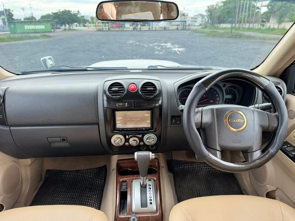 2007 Isuzu MU-7 2