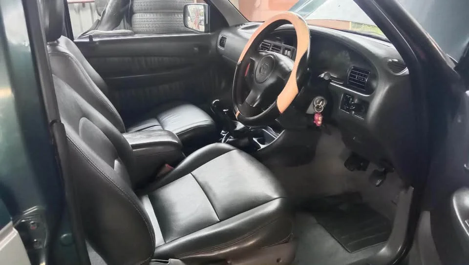 2000 Mazda 2500 Fighter V 3