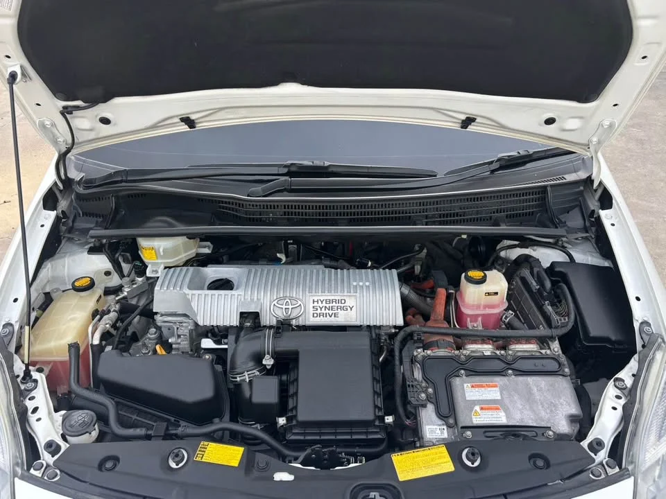 2012 Toyota Prius III 2
