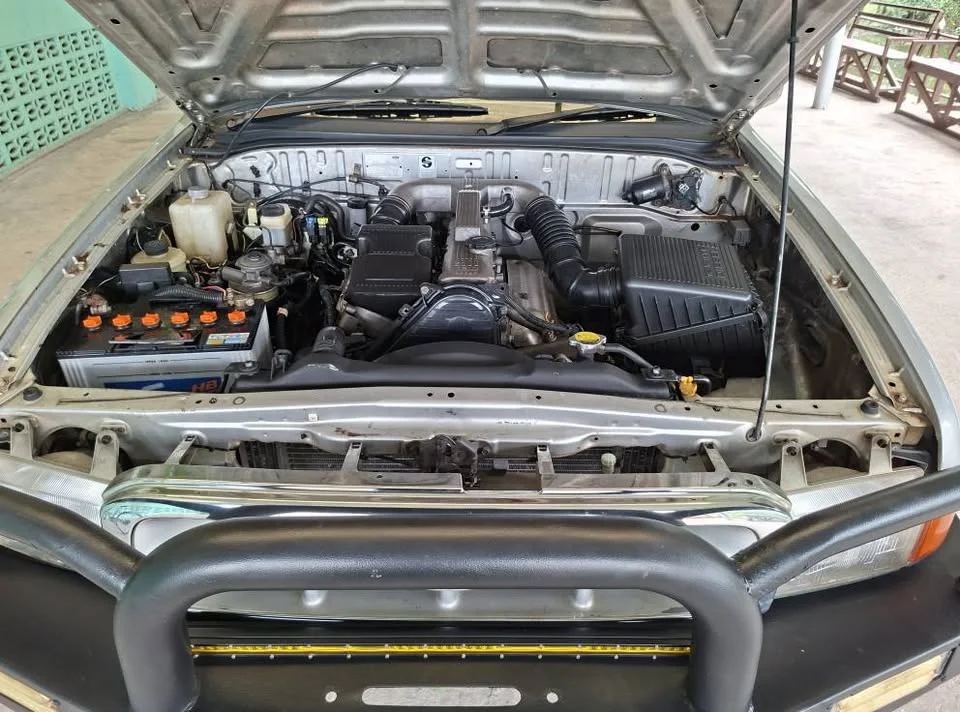 2001 Mazda 2500 Fighter V 3