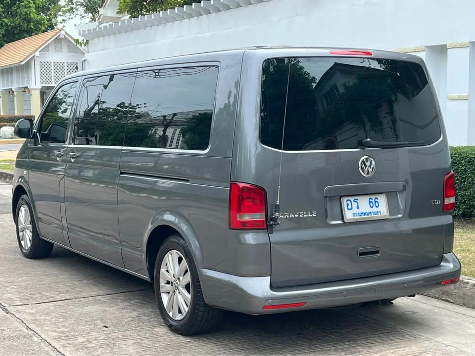 2015 Volkswagen Caravelle T5 2