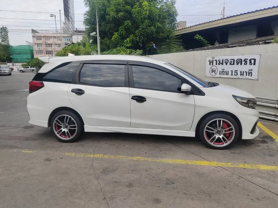 2017 Honda Mobilio II 3
