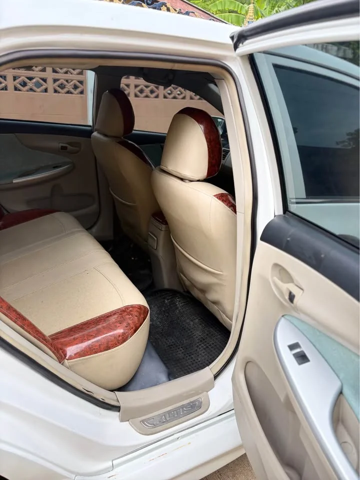 2012 Toyota Corolla Altis X (E140) 3