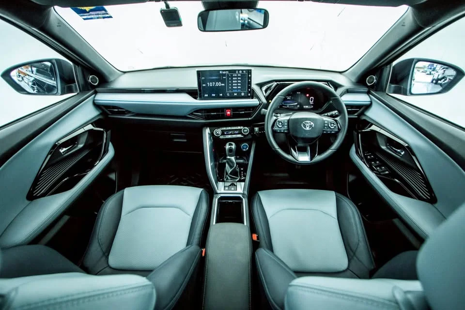2023 Toyota Yaris Cross AC200 3