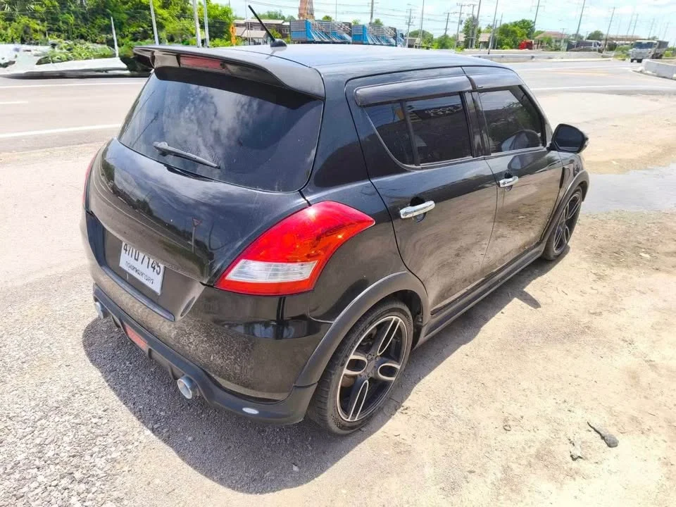 2015 Suzuki Swift II 2
