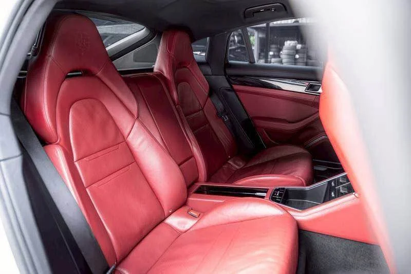 2018 Porsche Panamera II 2