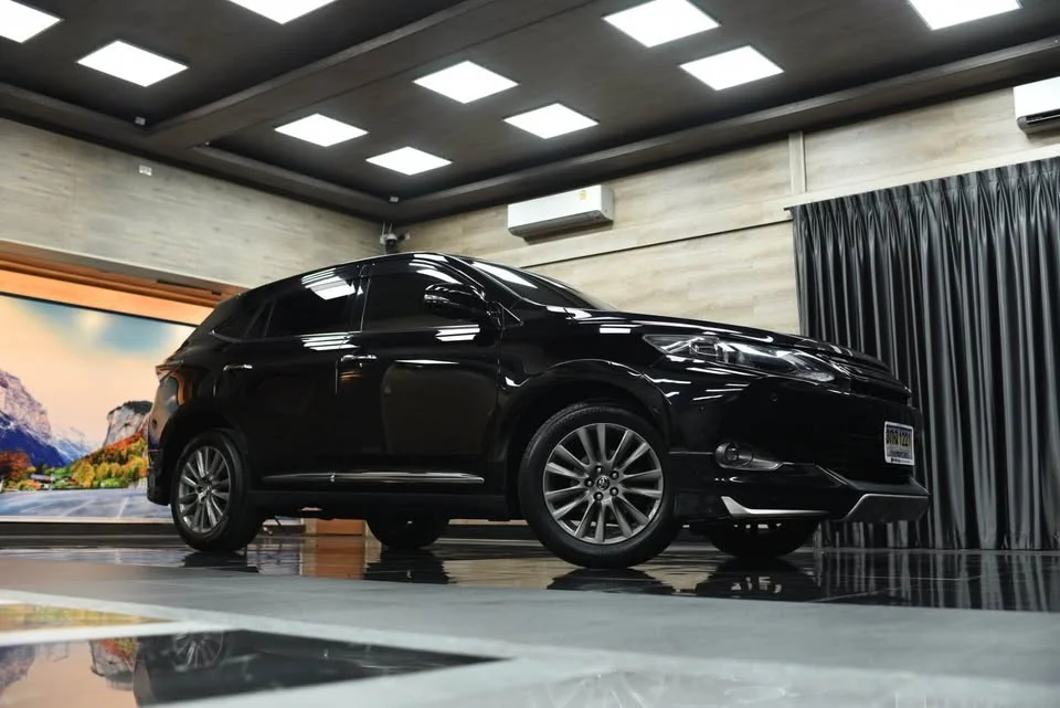 2014 Toyota Harrier III 2
