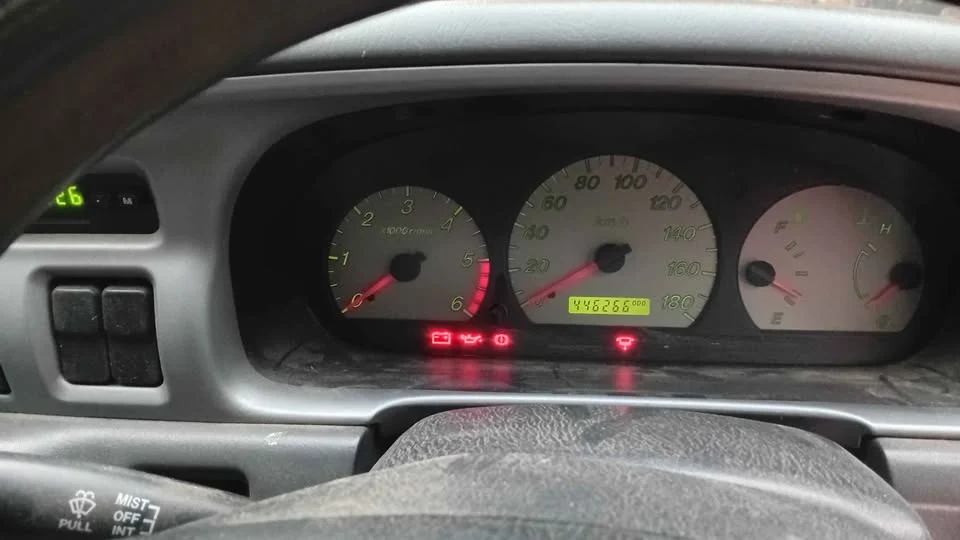 2004 Mazda 2500 Fighter V 2