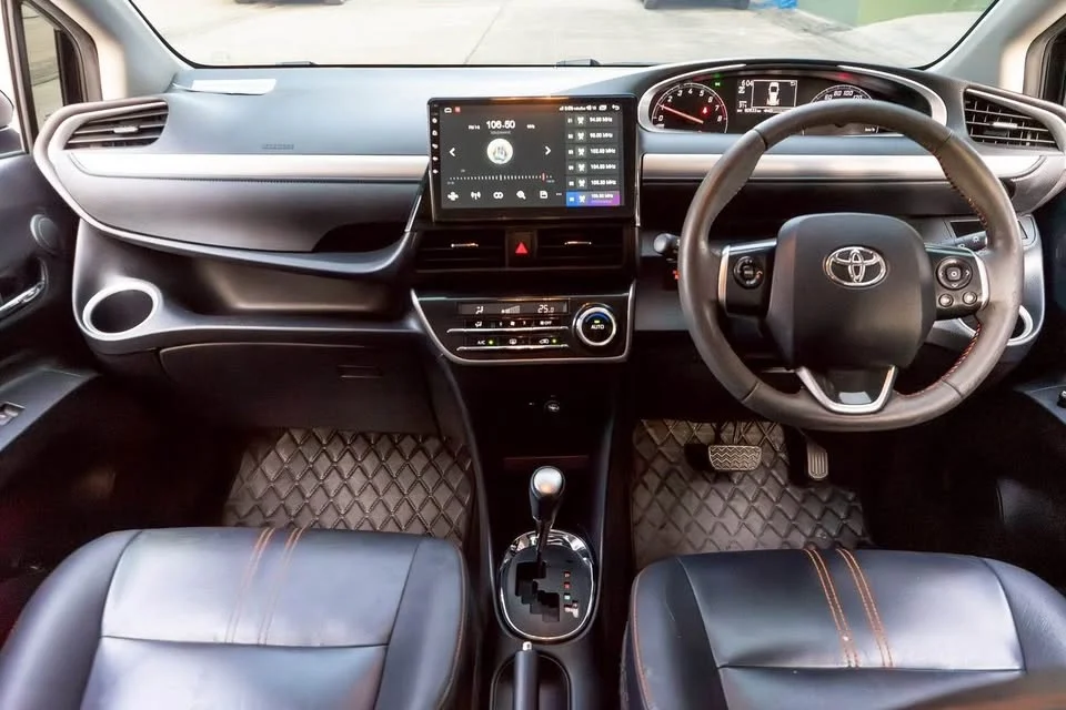 2019 Toyota Sienta II 3