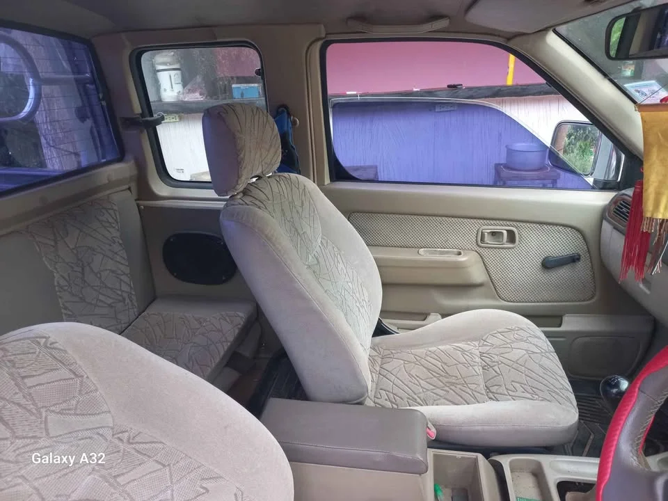 1999 Nissan Frontier I 3