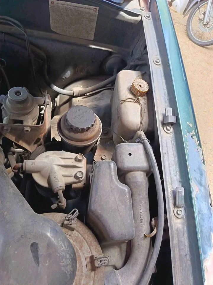 Isuzu TFR III 3