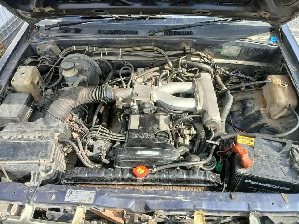 1996 Isuzu TFR III 3