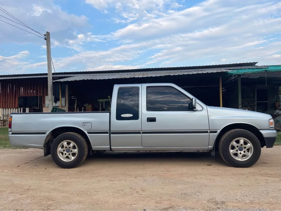 1995 Isuzu TFR III 3