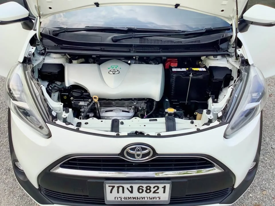 2017 Toyota Sienta II 3