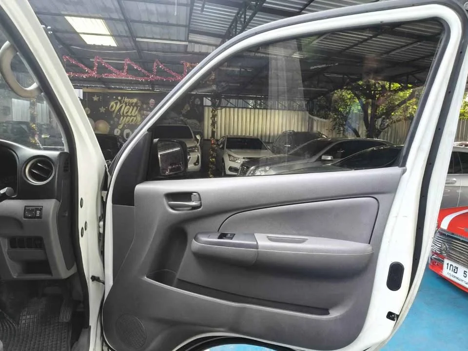 2013 Nissan Urvan VI (E26) 3