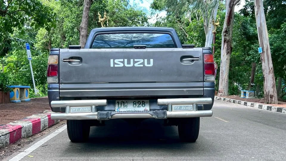 1997 Isuzu TFR III 2