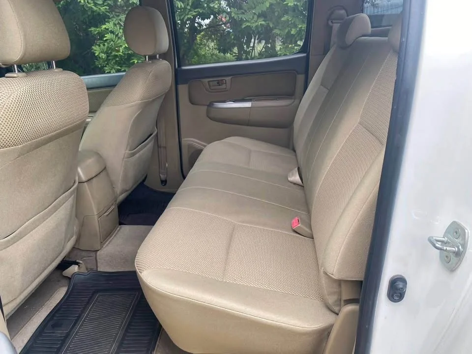 2012 Toyota Hilux VII 2