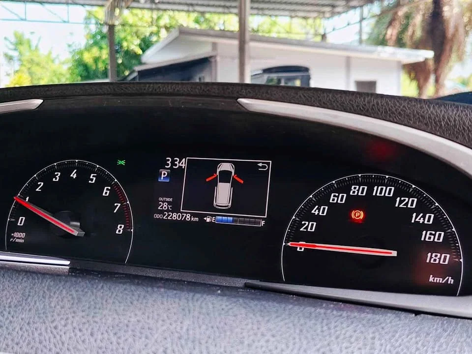 2017 Toyota Sienta II 2
