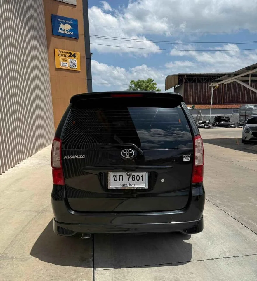 2005 Toyota Avanza I 3