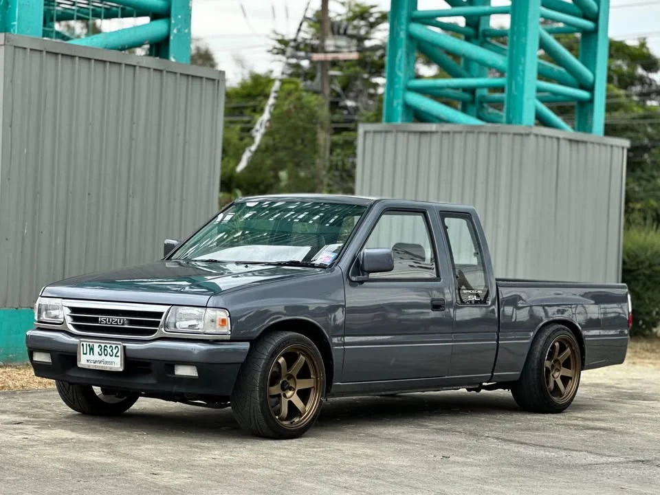 1989 Isuzu TFR III 3
