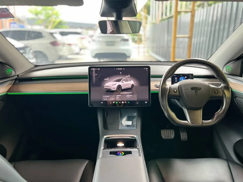 2023 Tesla Model Y 2