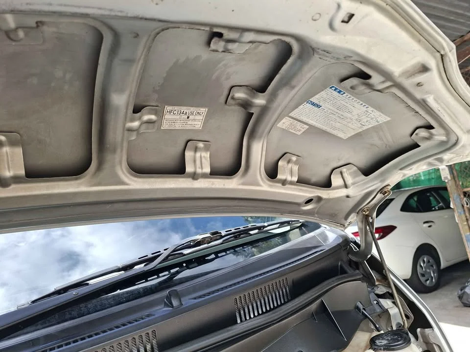 2006 Toyota Commuter V (H200) 2