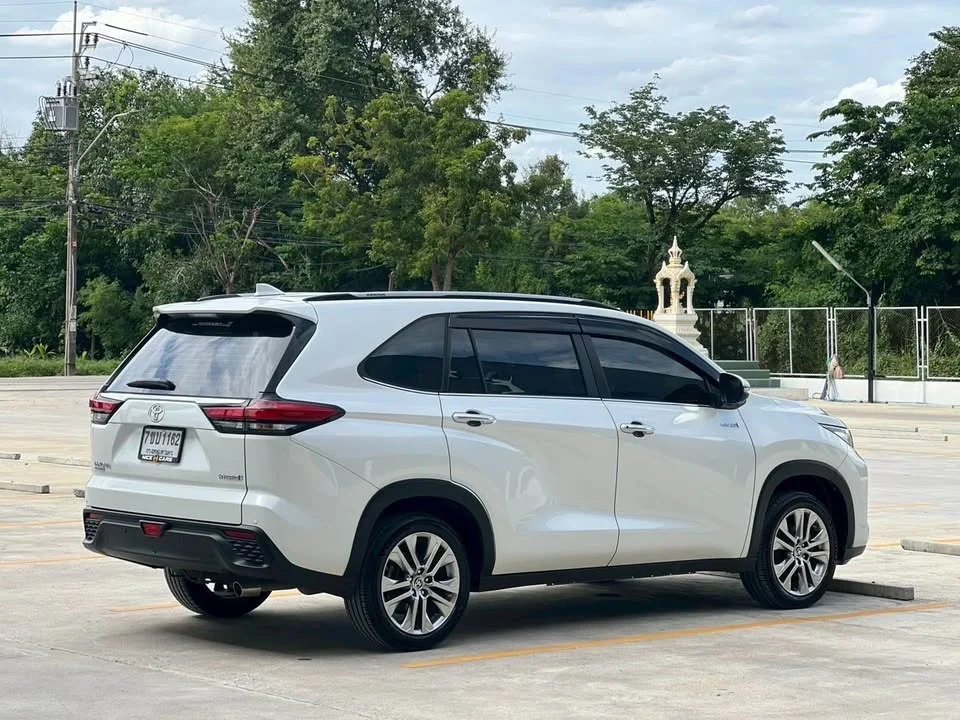 2023 Toyota Innova III 3