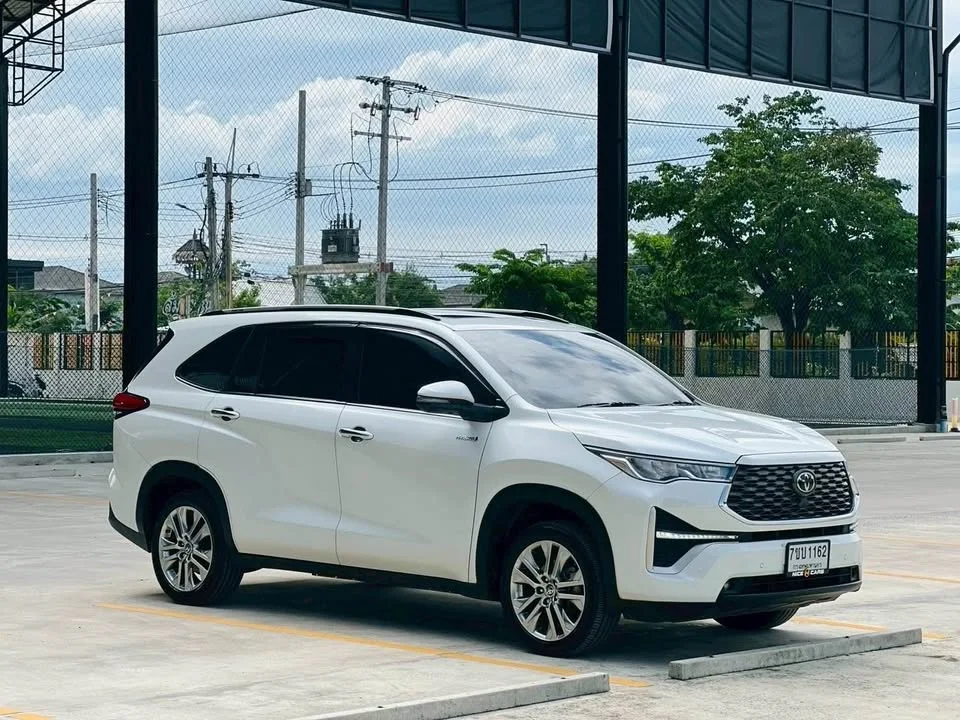 2023 Toyota Innova III 2