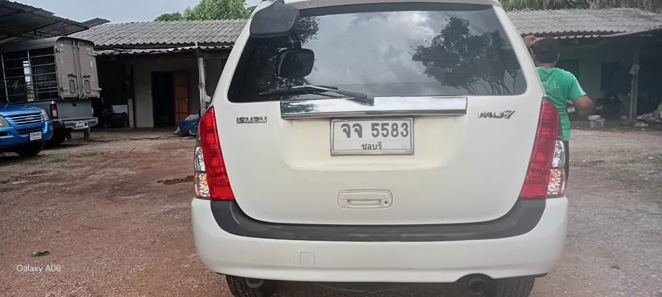 2005 Isuzu MU-7 3