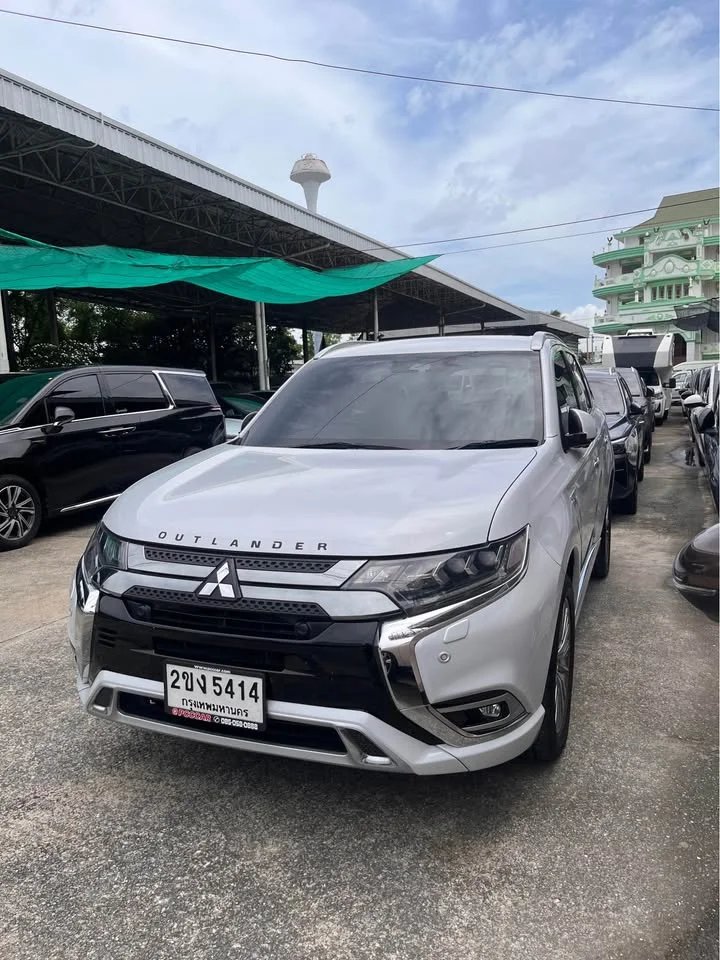 2021 Mitsubishi Outlander III 3