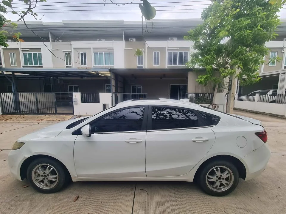 2017 MG 5 I  2