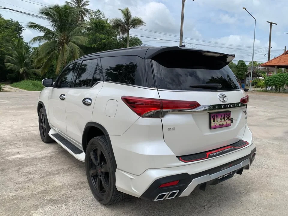 2017 Toyota Fortuner II 2