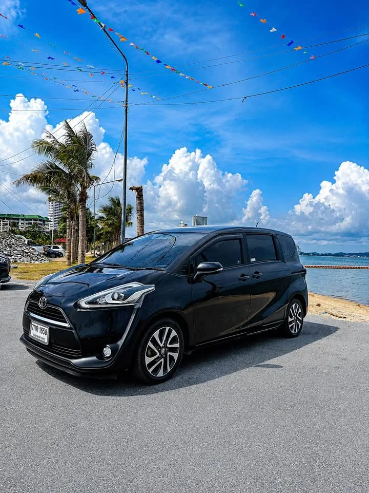 2016 Toyota Sienta II 2