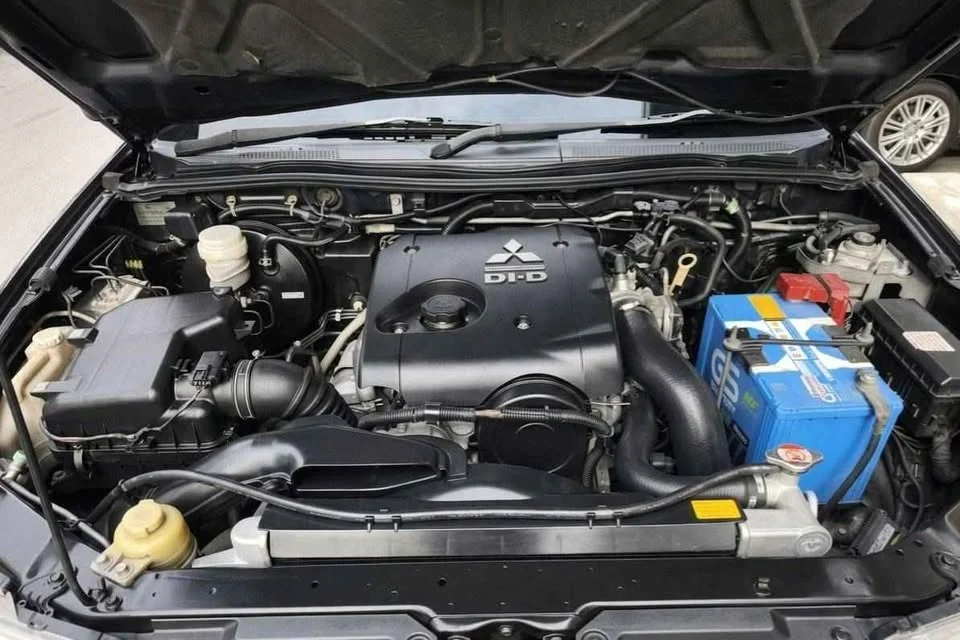 2011 Mitsubishi Pajero Sport II 3