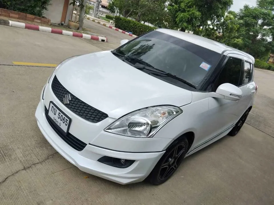 2013 Suzuki Swift II 2