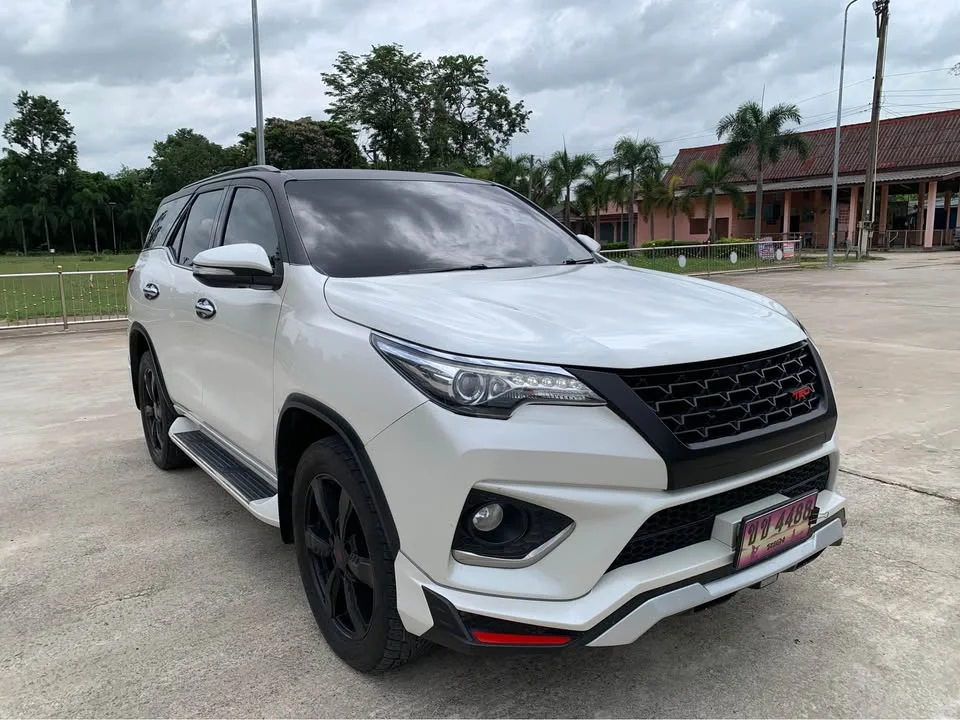 2017 Toyota Fortuner II 3