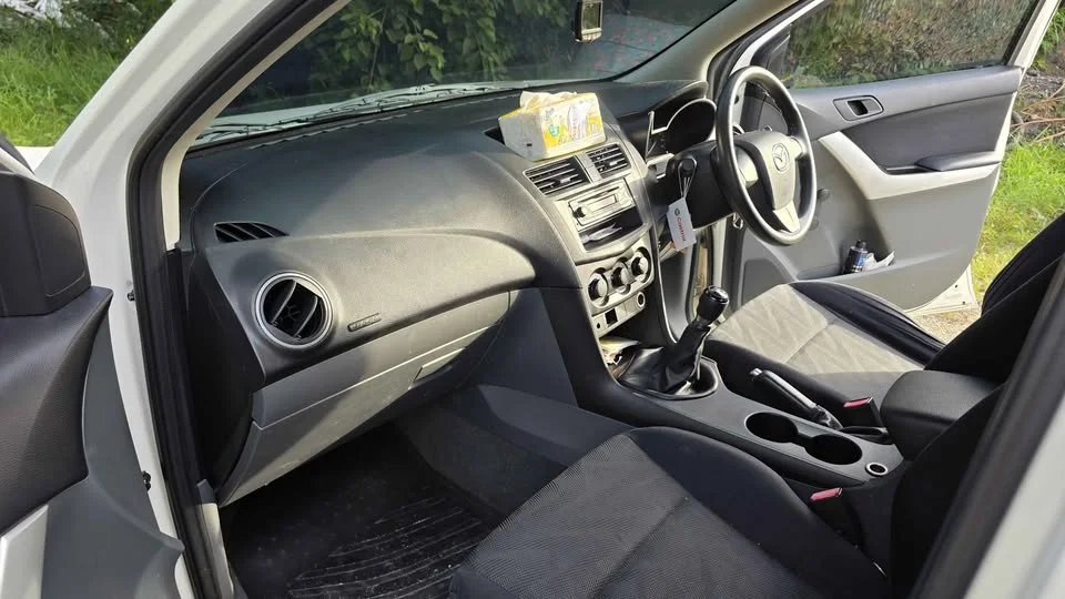 2012 Mazda BT-Series II 3