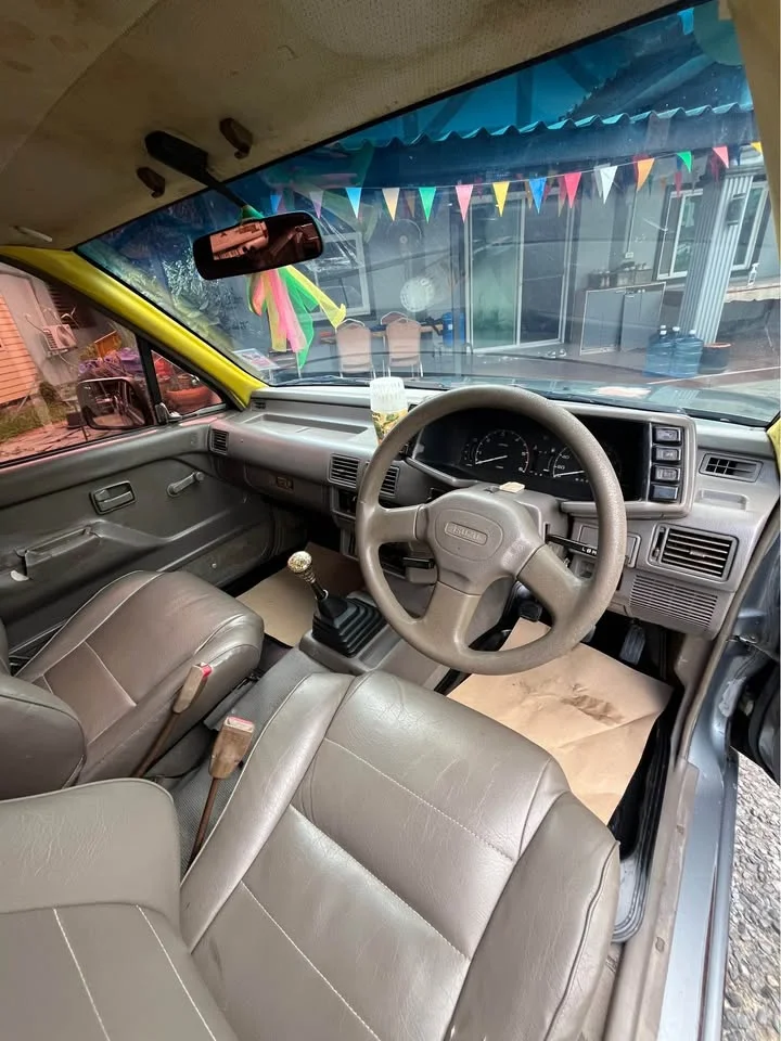 1990 Isuzu TFR III 2